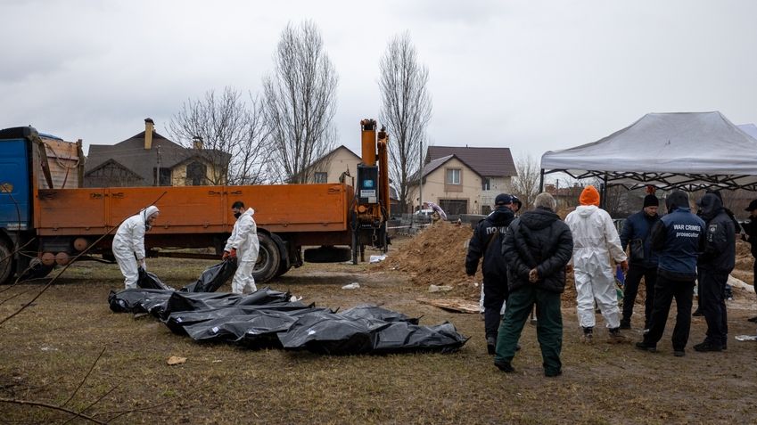 Ukrajinci ztrácejí naději v potrestání vrahů z Buči. Pátrají po nich sami