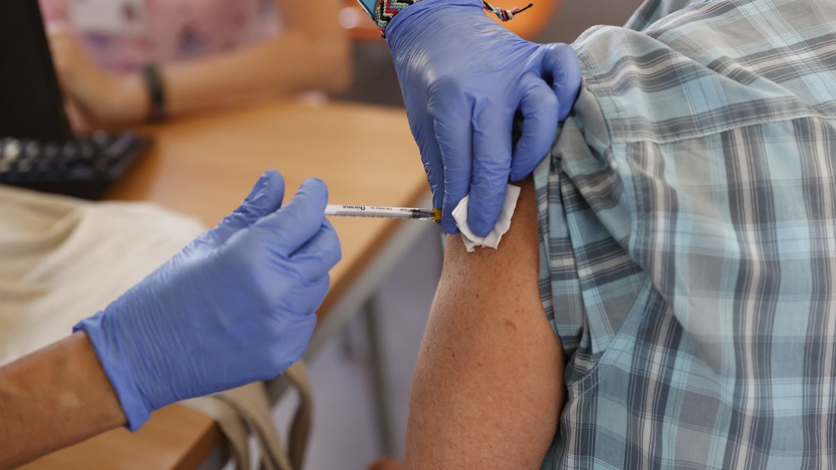 Česko v očkování zaostává, chřipka i covid ale opět udeří
