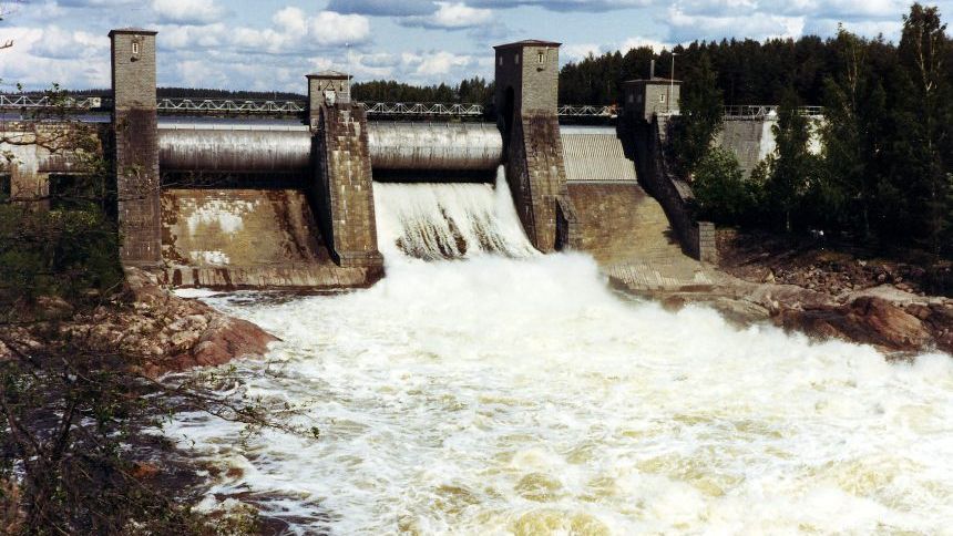 Atrakce, která Rusům zhořkla. U finských vodopádů je vítá ukrajinská hymna