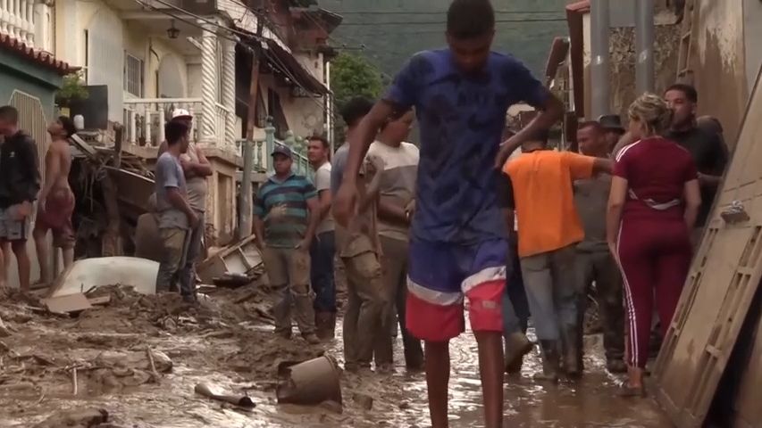 Video: Masa bahna zavalila město, Venezuela sčítá oběti