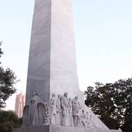 Pomník obráncům Alama.