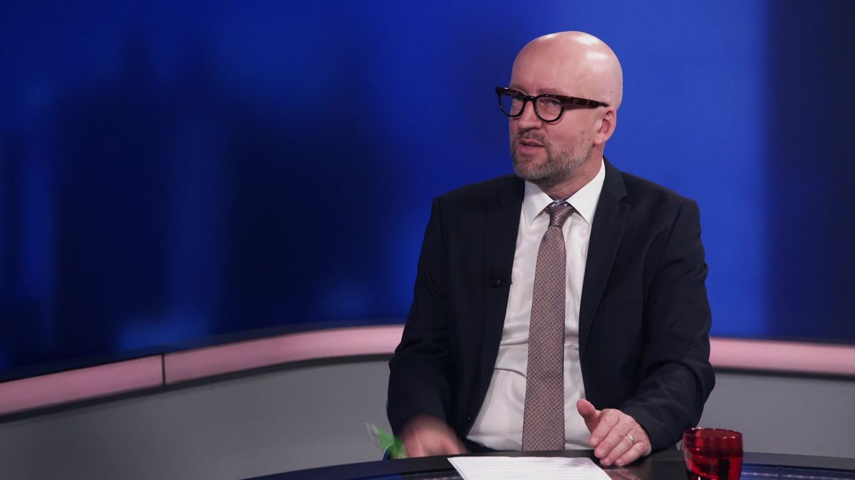 Místo daně z nemovitosti se podívejme na daňové ráje, říká historička