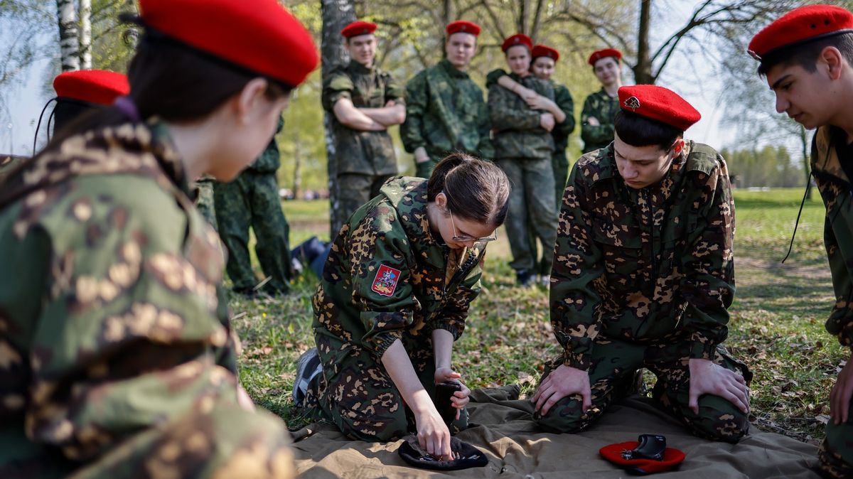 Russia is preparing military-patriotic summer camps for teenagers