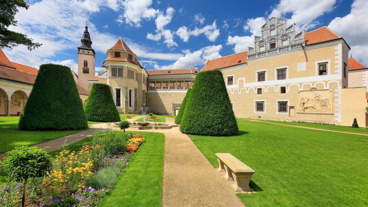 Nejpopulárnější místa. V Praze Hrad, na Moravě Vítkovice, v Plzni Prazdroj