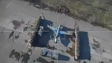 Oklamali Ukrajinci nepřítele? Záběry ukazují, jak ruský dron plýtvá municí