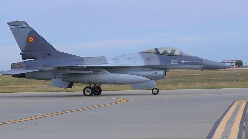 Norsko daruje Ukrajině šest letounů F-16, uvedl premiér Störe