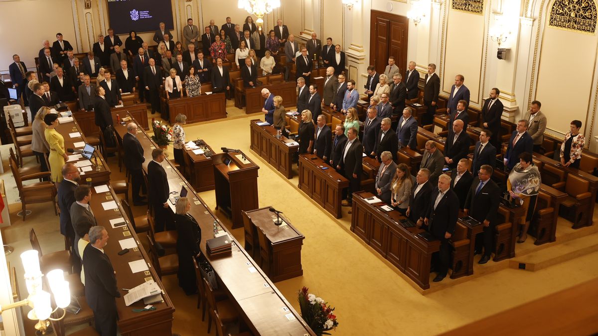 Po kritice Richtera poslanci otevřou diskuzi o tragické střelbě na univerzitě