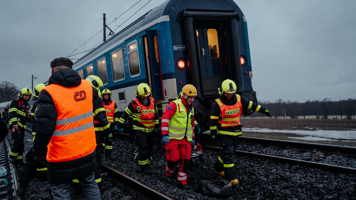 Velitel drážních hasičů: Zásah na železnici je mimořádný. A fyzicky náročný
