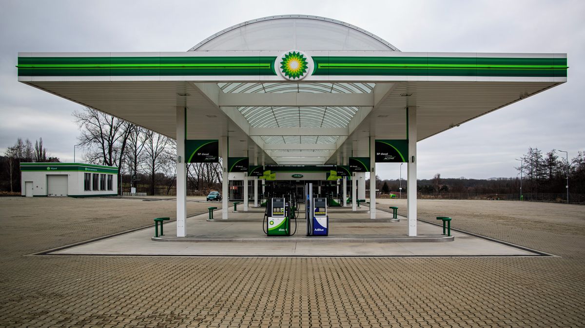 Rusko se rozhodlo zakázat od 1. dubna vývoz benzinu