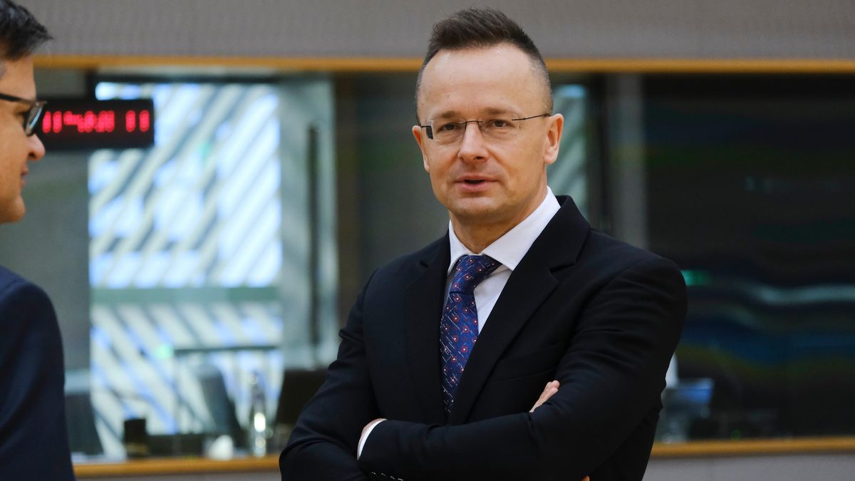 Proválečné síly se neštítí nejhoršího, kritizoval maďarský ministr Bidena
