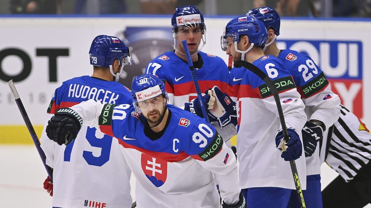 Slovenští hokejoví fanoušci na šampionátu: Fico? Smutné, ale neřešíme to