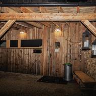 Harrachovský Nature Park a chalet, ve kterém přebývá Jan Rak.