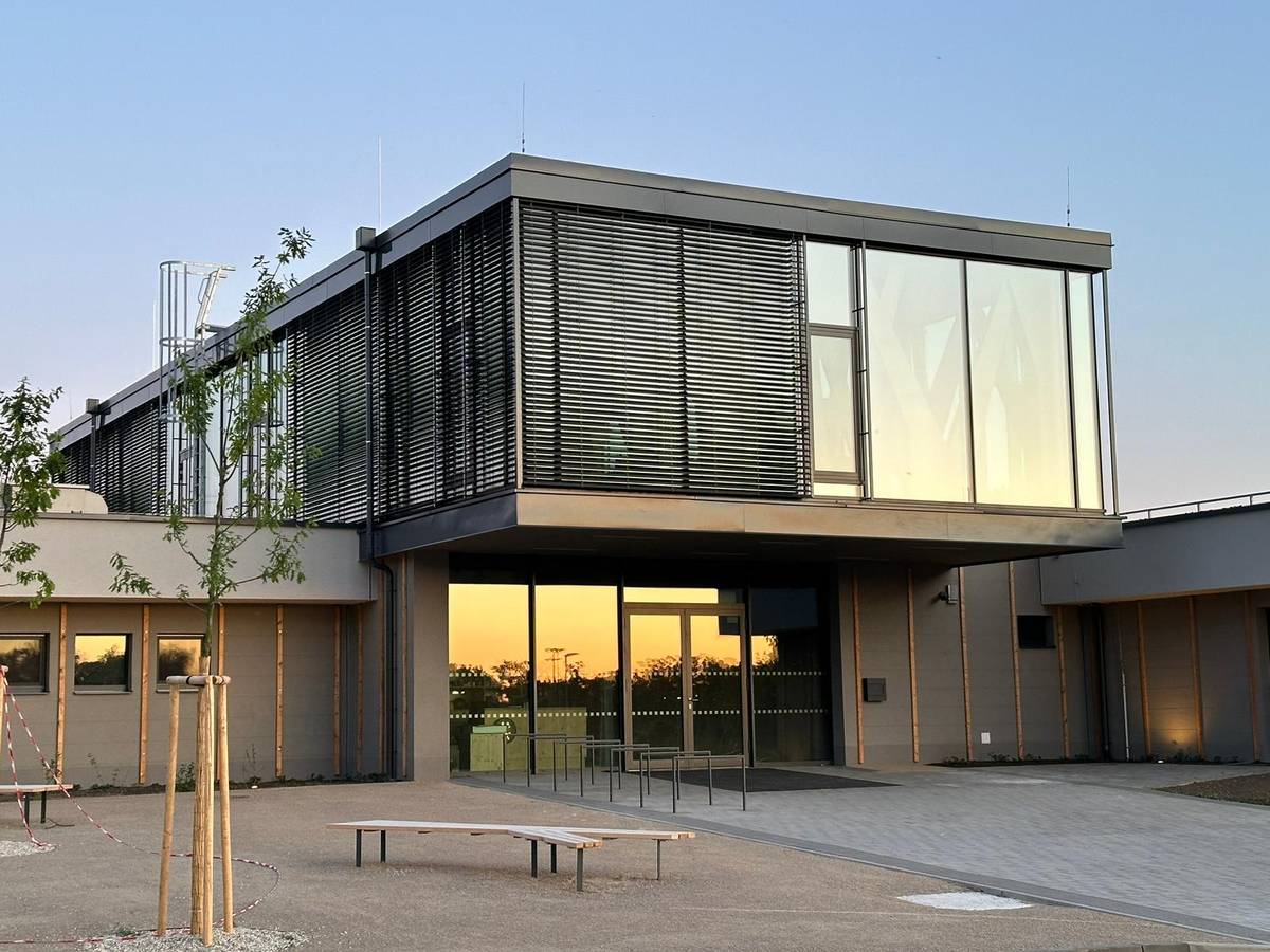 Žaluzie budou kvůli vhodným světelným a tepelným podmínkám většinou stažené.