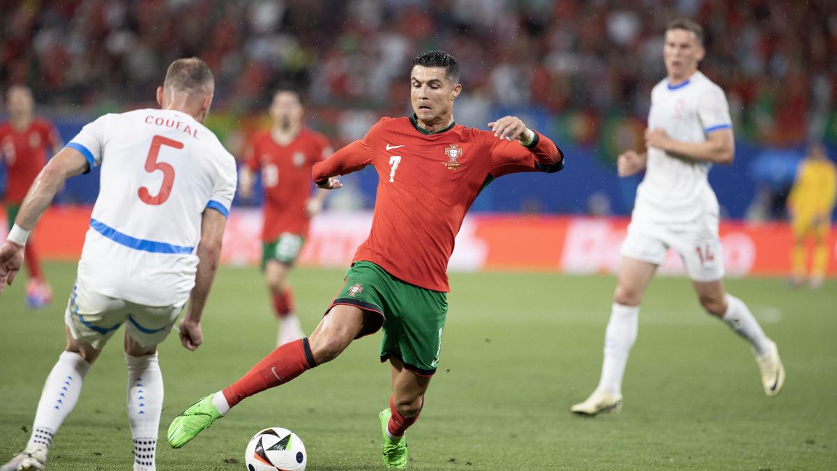 Češi v prvním zápase na Euru podlehli Portugalcům 1:2