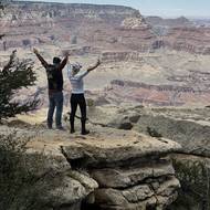 Zvolili jsme si jízdu na motorce spojenou s mnoha zastávkami. Grand Canyon byl nádherný.