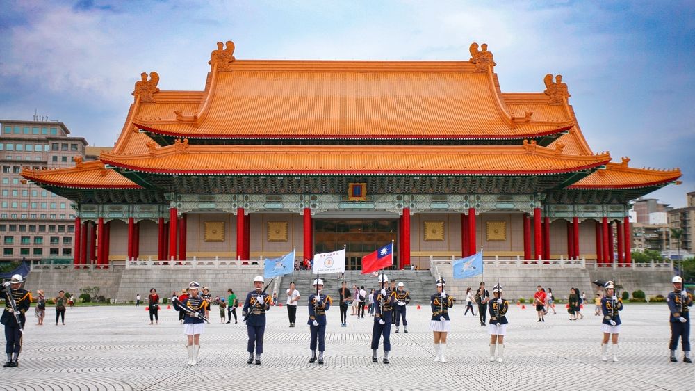 Konec „uctívání autoritářství“. Tchaj-wan odvolá stráž z Čankajškova památníku