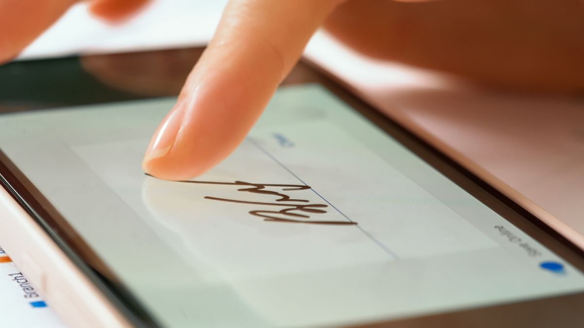 Na digitalizaci 50 miliard nestačilo, pouze 18 procent služeb státu je online