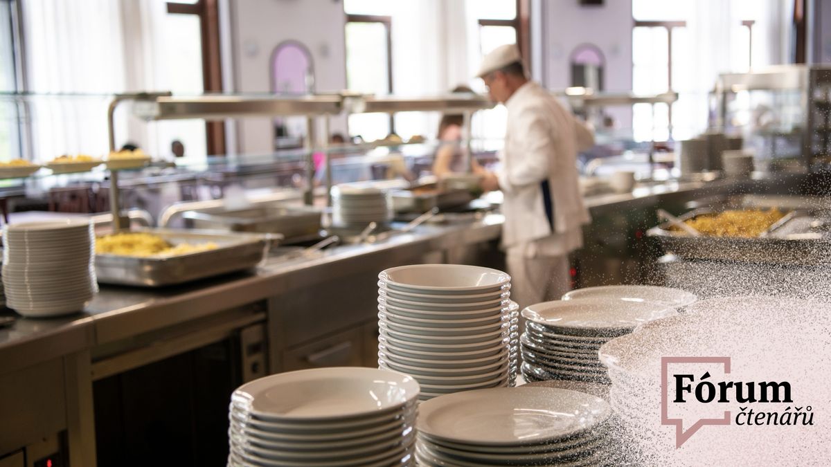 Víc luštěnin ve školních jídelnách? Děti půjdou do fast foodů, píší čtenáři