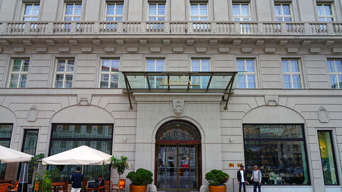 Další luxusní pražský hotel na prodej. A hraje se o miliardy