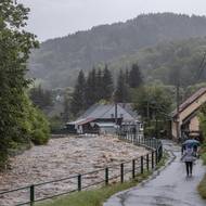 Hasiči nyní v Olomouckém kraji současně řeší dvě stovky událostí, z toho 110 na Jesenicku. (Rejhotice u Loučné nad Desnou, 14. září)