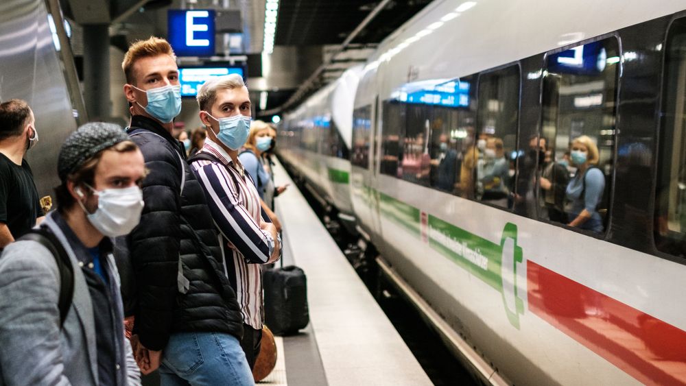 Německo končí s povinnými rouškami ve veřejné dopravě