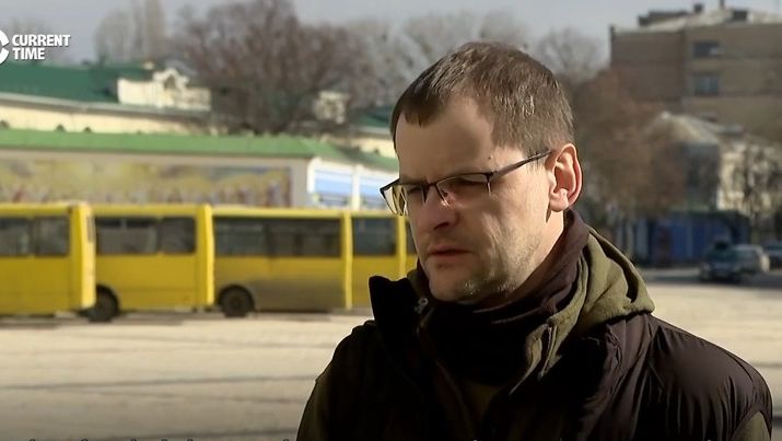 Video: Přišel o celou svou rodinu. Co vzkazuje otec Rusům?