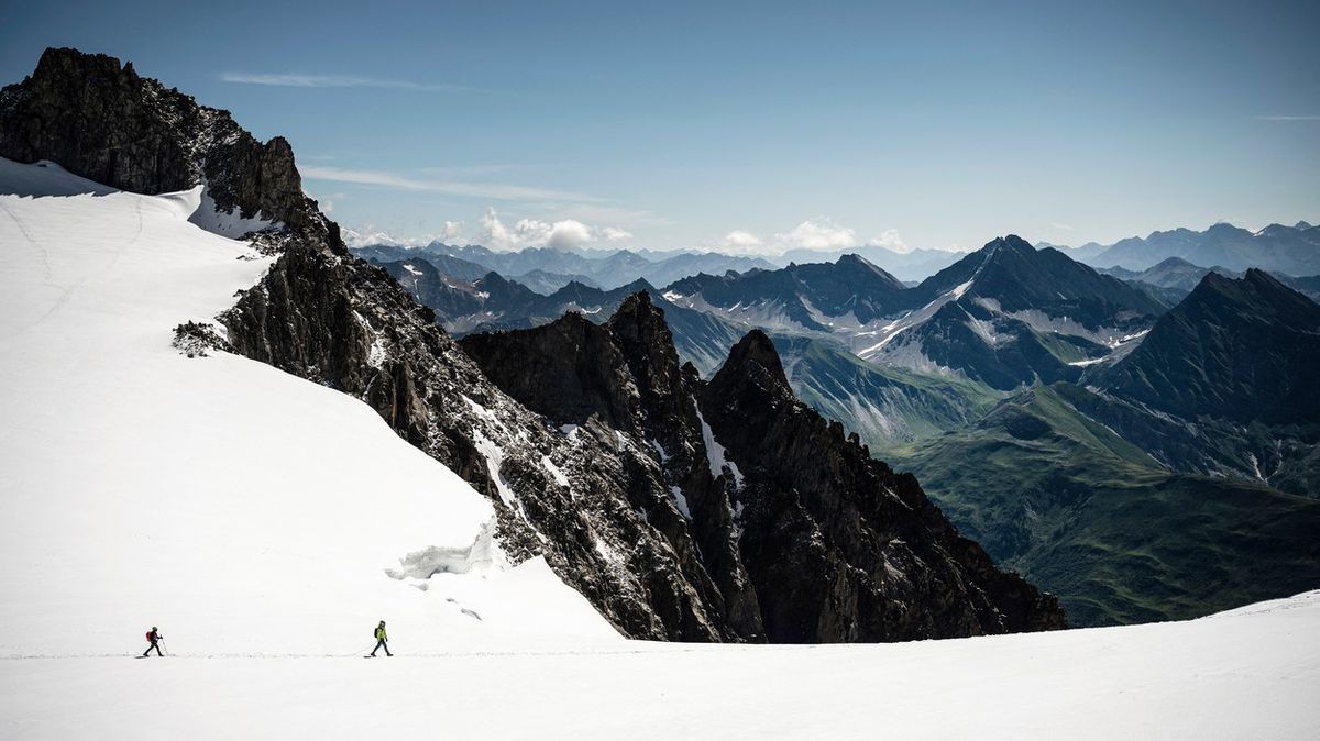 „Hluk a najednou velký oblak.“ Šest lidí zemřelo po pádu ledovce v Alpách