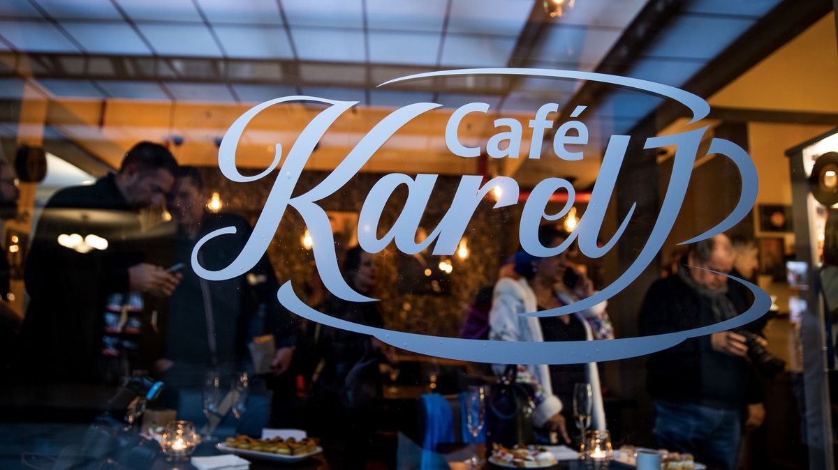 Obrazem: Karel Gott má v centru Prahy vzpomínkovou kavárnu