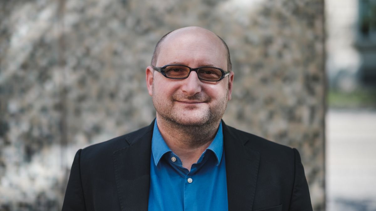 Expert: Došlo ke zvláštní věci, přiblížení extrémů. Stačilo! na to doplatilo