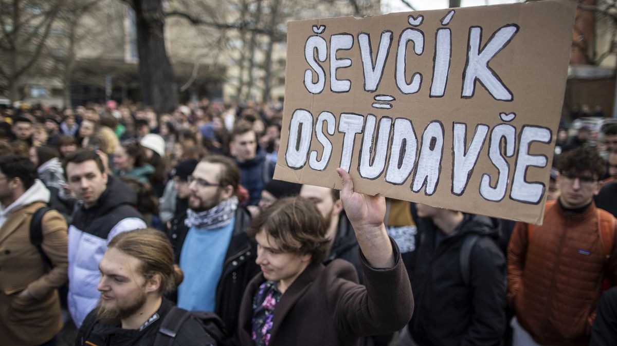 Další kiks u Ševčíka: ekonomická fakulta už nesmí jmenovat docenty ekonomie