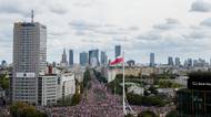 Ve Varšavě demonstruje proti vládě až milion lidí