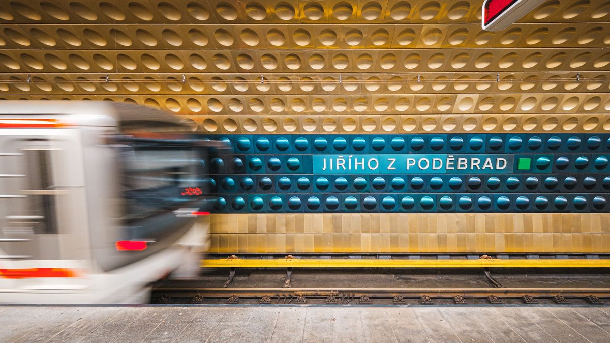 „Krásu pražského metra doceníme, až odstraníme reklamy,“ říká designérka