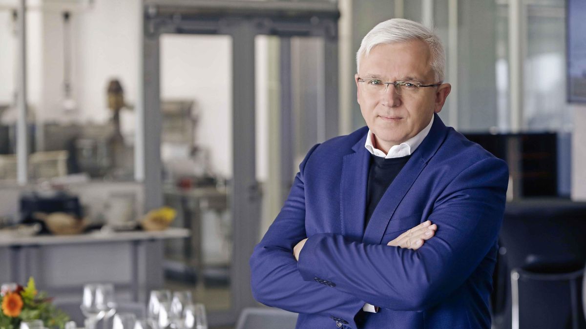Restaurace chtějí loupanou zeleninu, šetří na lidech, říká šéf Makra