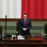 Jednání Sejmu jsou od voleb velmi populární. Symbolem změn se stal nový maršálek Szymon Hołownia, jenž má zkušenosti s moderováním a nešetří bonmoty.