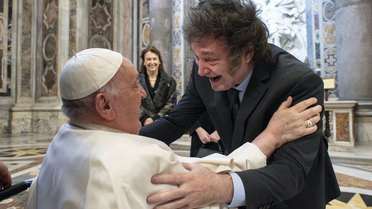„Šílenec“ se potkal s „ďáblovým mužem“. Argentinský prezident ve Vatikánu