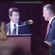 Snímek ze schůzky stomatologů, na níž se střetl Miroslav Macek s Davidem Rathem. Snímek z roku 2006. Po odchodu z politiky se Macek živil poradenskou činností.