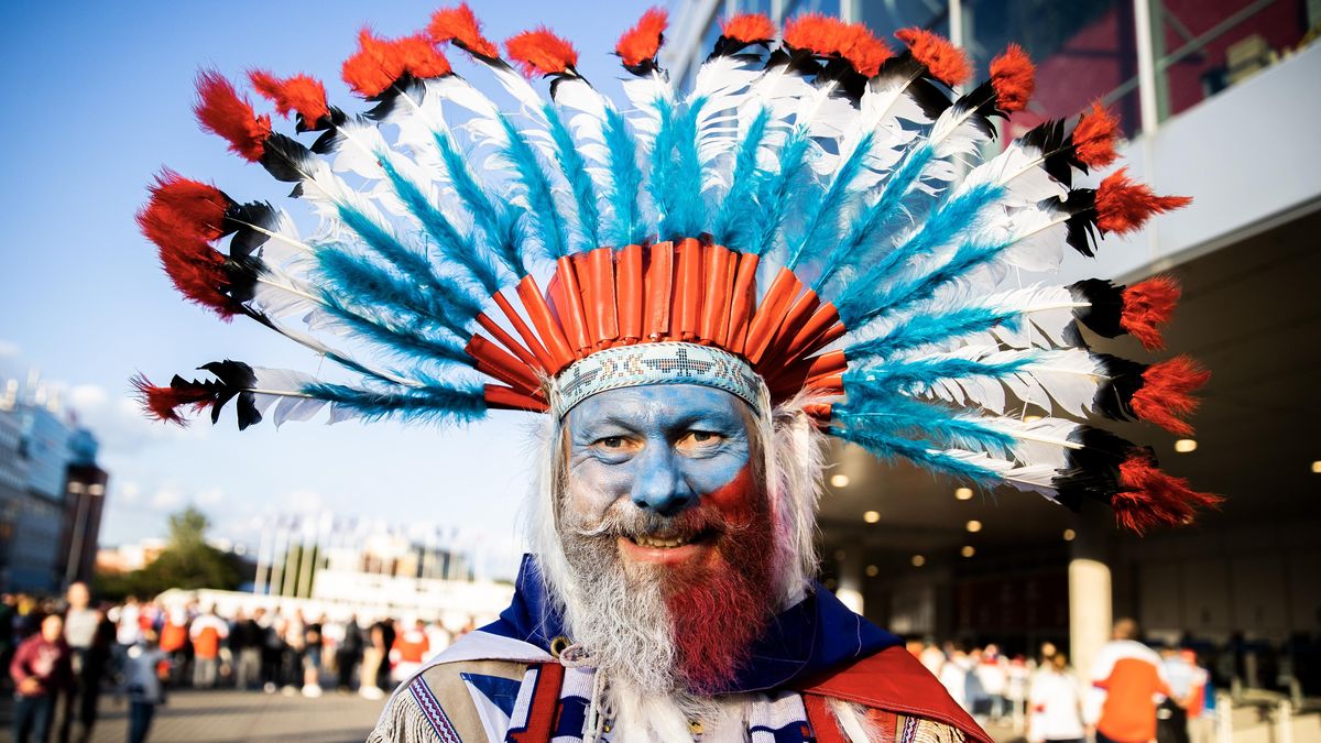 Foto: Hluk, který trenéři nemohou přeřvat. Tak se fandí na hokeji v Česku