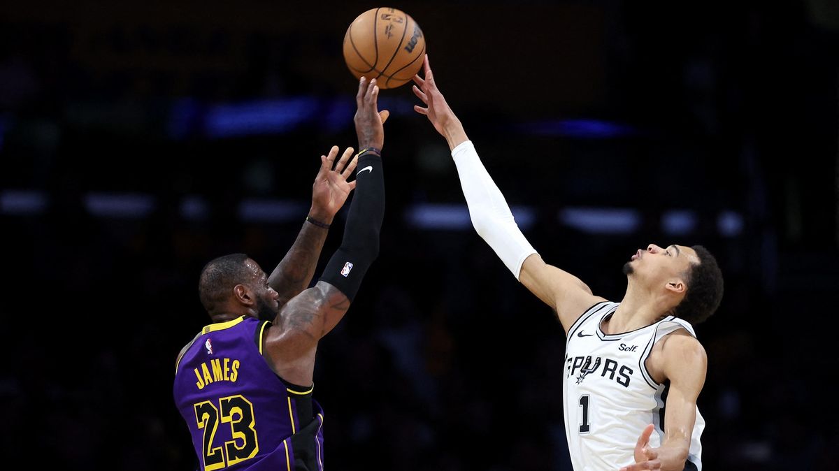 Paříž zažije souboj titánů. Jeden změnil NBA, druhý je její budoucností