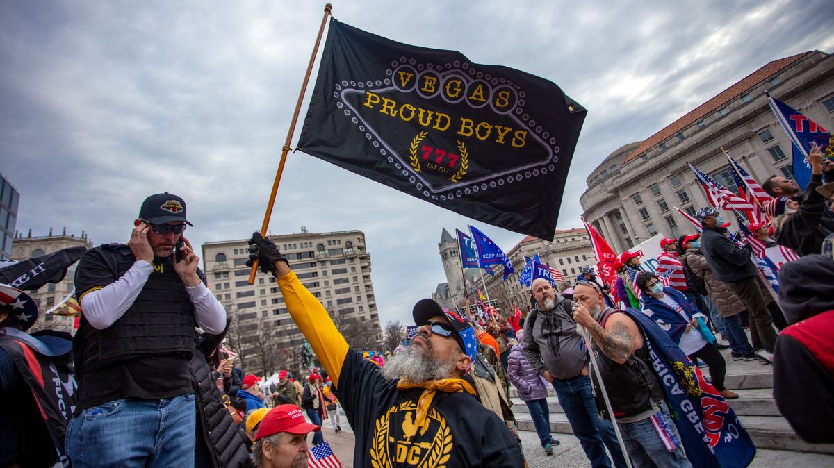 5:59 v originále: How the far-right is infiltrating American politics