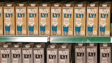 Ovesné mléko láká investory. Hvězdy do něj nasypaly 200 milionů dolarů