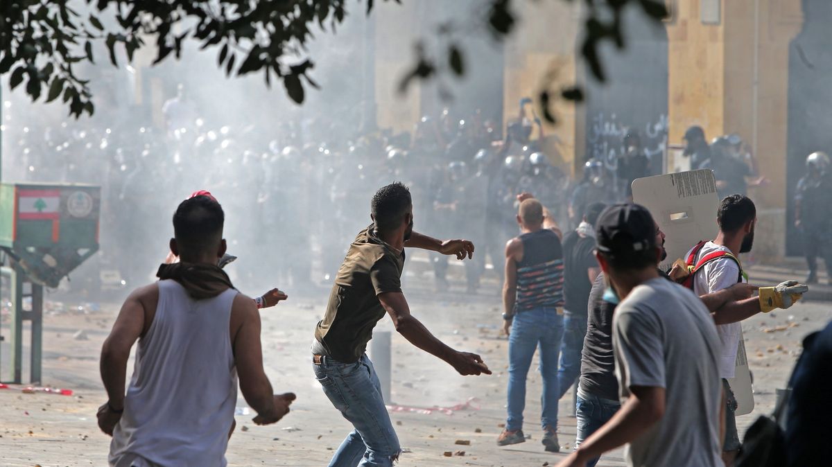 Hněv v Bejrútu, demonstranti pronikli na ministerstvo zahraničí