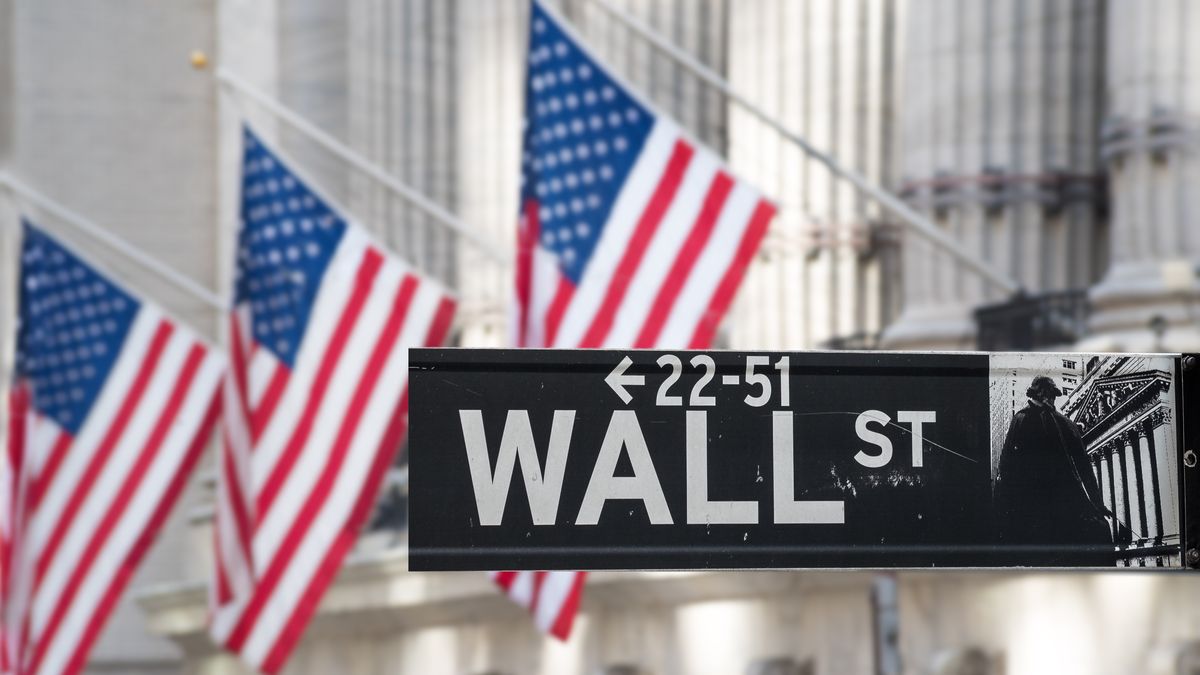 Wall Street vyřadí další čínskou firmu. Nelíbila se Trumpovi