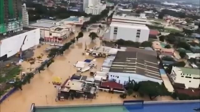 Filipíny zasáhl třetí tajfun během tří týdnů. Vyžádal si 39 obětí