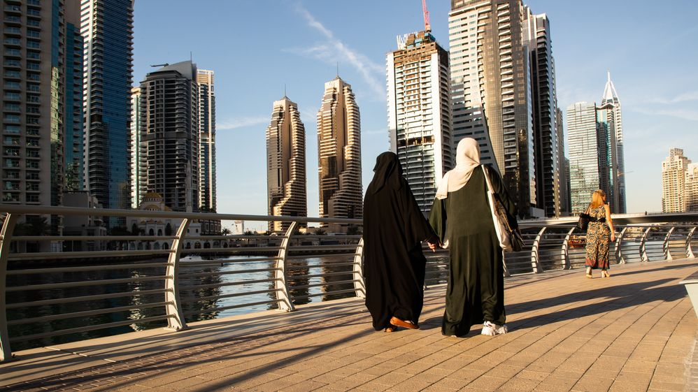 V Dubaji roste počet nakažených, turisty stát nechá do země proudit dál