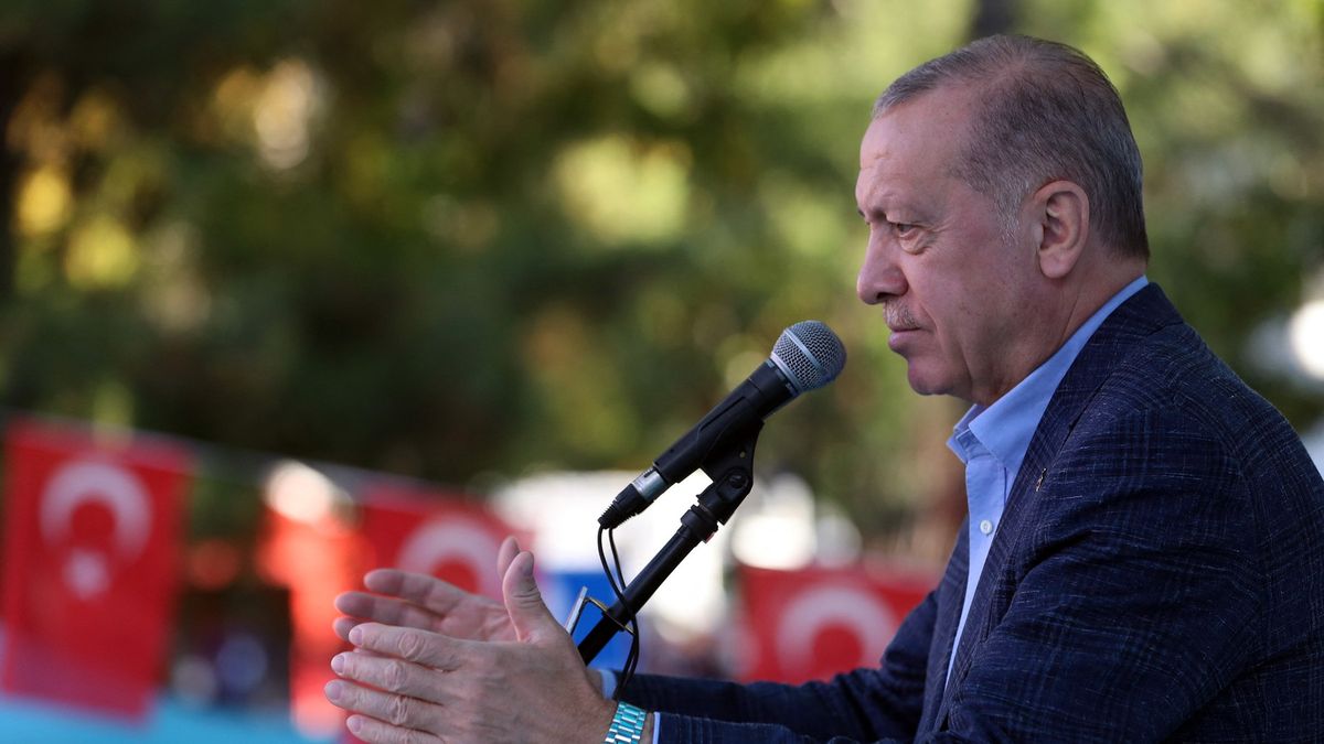 Erdogan vyhostí kvůli výzvě k propuštění filantropa velvyslance USA i Francie
