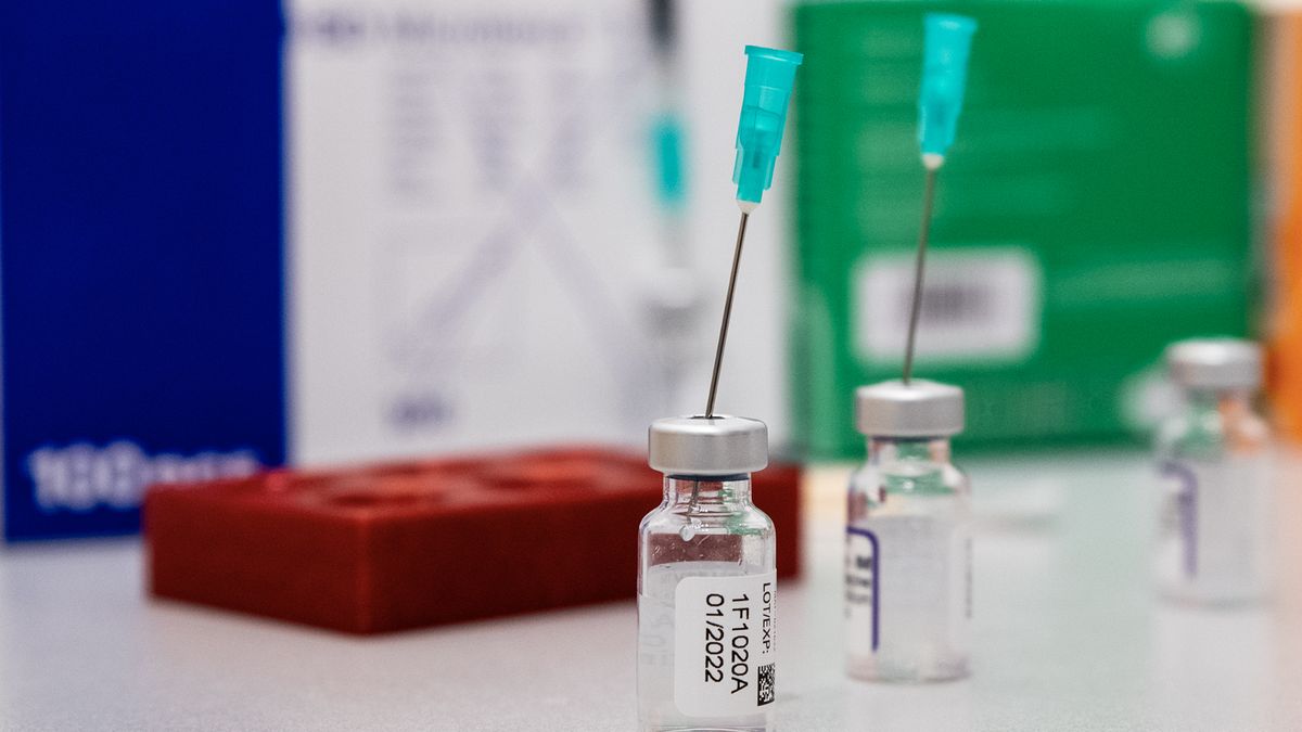 Jak by budoucí vládní koalice brzdila epidemii? Povinné očkování odmítá