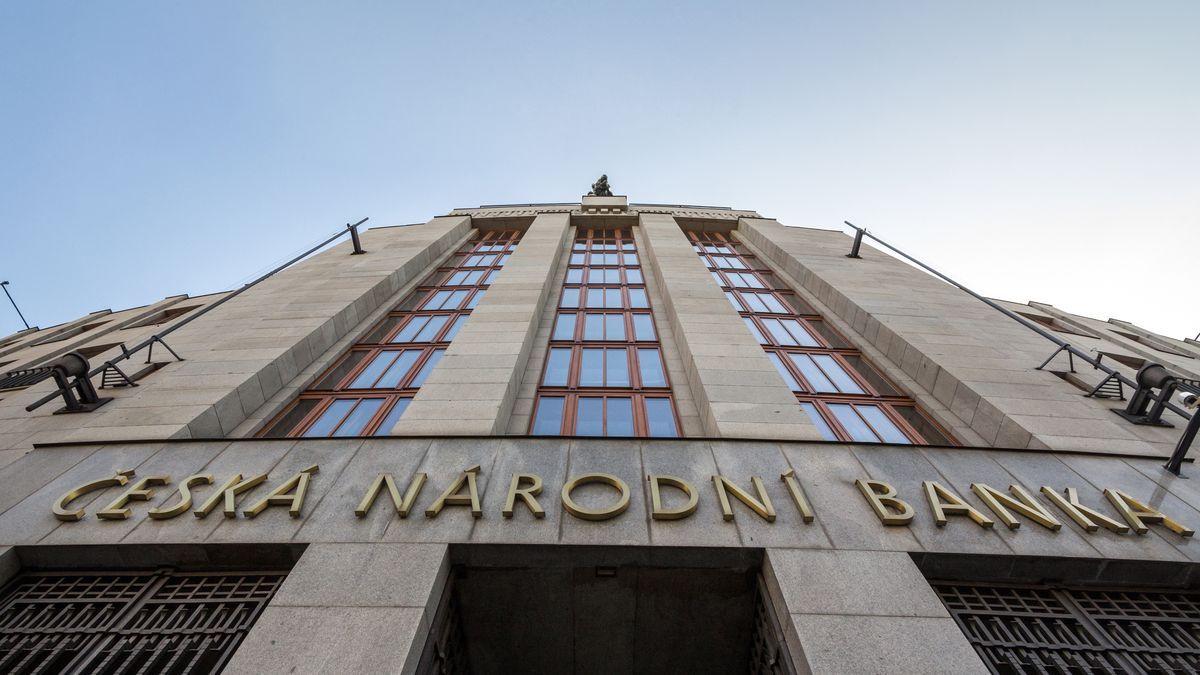 Prezident Zeman ve středu jmenuje nové členy bankovní rady ČNB