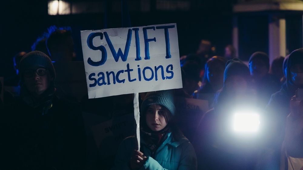 Ruské banky jsou v izolaci. Až na tu nejdůležitější