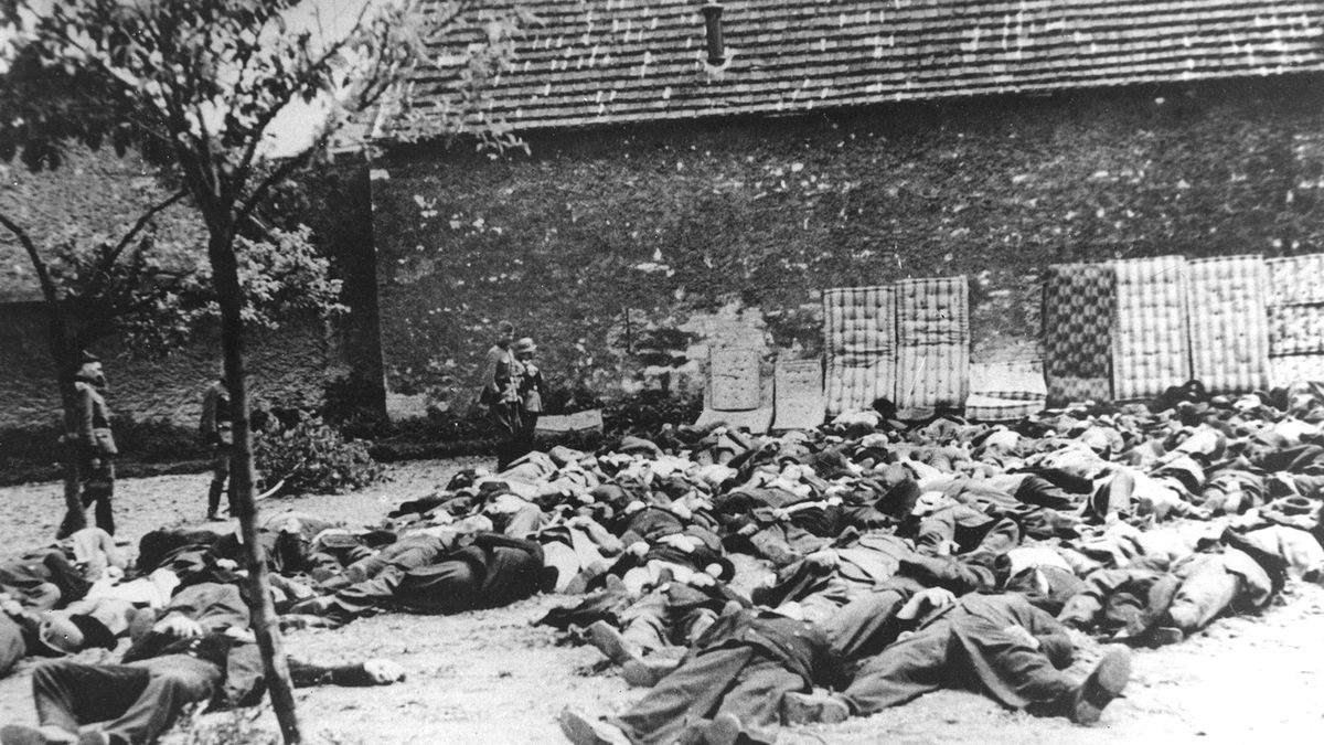 Příběh letců RAF z Lidic: S obviněním, že můžou za vyhlazení, se nikdy nevyrovnali