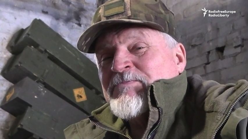 Málem přišel o nohy. Přesto pětašedesátiletý Ukrajinec dál slouží v armádě